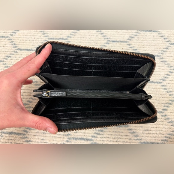 GUCCI Unisex Black & Gold Animalier Bee & Star Round Zip Long Wallet/Clutch - Picture 16 of 16